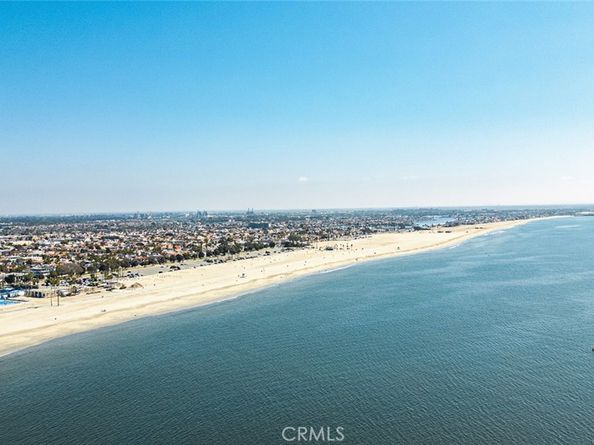 327 Chestnut Avenue 102, Long Beach CA 90802