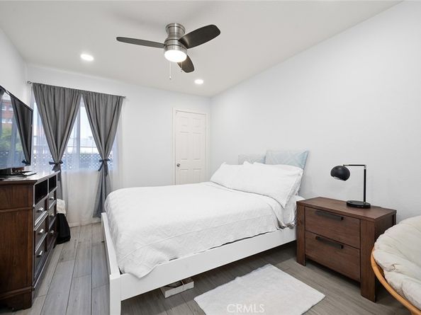 327 Chestnut Avenue 102, Long Beach CA 90802