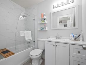 327 Chestnut Avenue 102, Long Beach CA 90802