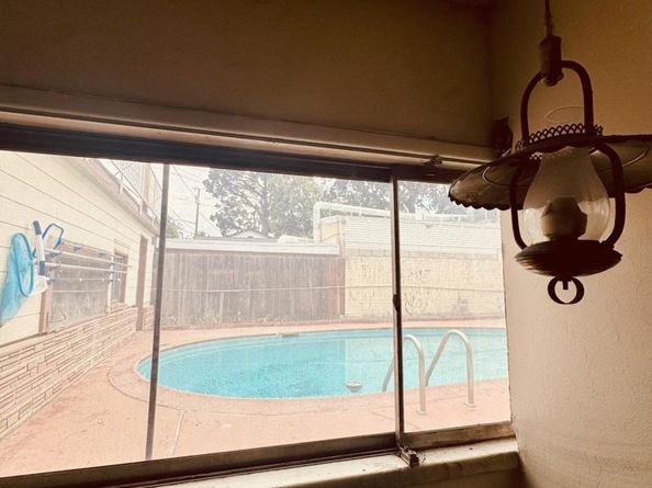 115 N Whitnall Highway, Burbank CA 91505