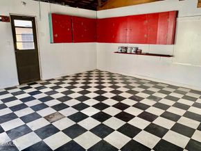 1023 E Elmwood Avenue, Burbank CA 91501