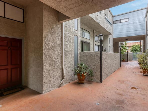 5230 Bellingham Avenue 6, Valley Village CA 91607