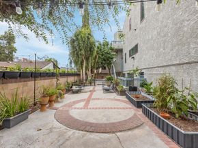 5230 Bellingham Avenue 6, Valley Village CA 91607
