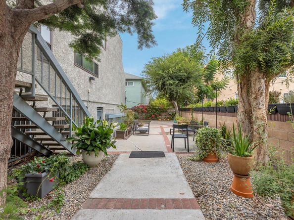 5230 Bellingham Avenue 6, Valley Village CA 91607