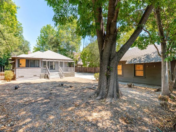 218 Madeline Drive, Pasadena CA 91105