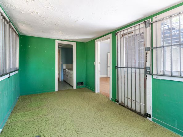 218 Madeline Drive, Pasadena CA 91105