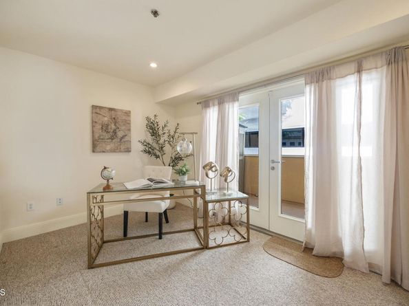 120 S Mentor Avenue 202, Pasadena CA 91106