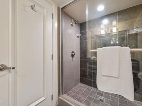 120 S Mentor Avenue 202, Pasadena CA 91106