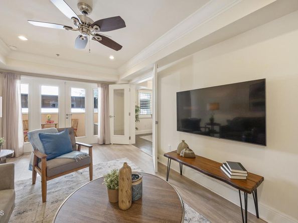120 S Mentor Avenue 202, Pasadena CA 91106