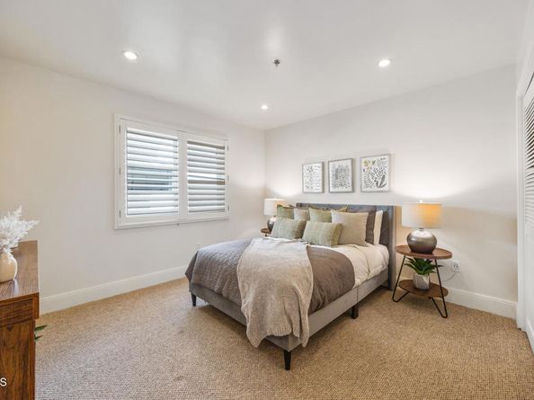 120 S Mentor Avenue 202, Pasadena CA 91106