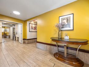 120 S Mentor Avenue 202, Pasadena CA 91106