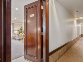 120 S Mentor Avenue 202, Pasadena CA 91106