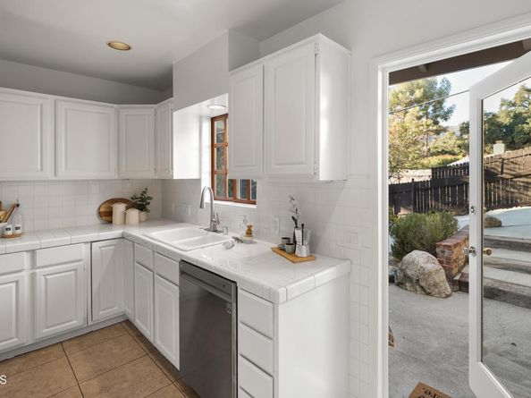 3624 Canyon Crest Road, Altadena CA 91001