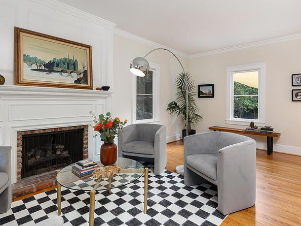 1660 Las Lunas Street, Pasadena CA 91106