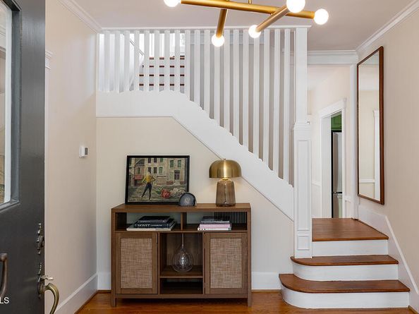 1660 Las Lunas Street, Pasadena CA 91106