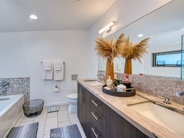 409 29th Street, Newport Beach CA 92663