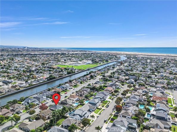 21621 Kaneohe, Huntington Beach CA 92646