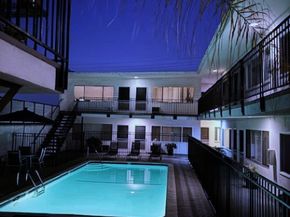 1255 N Harper Avenue 7, West Hollywood CA 90046