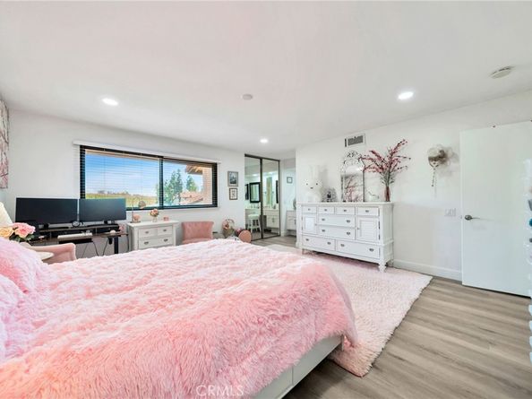 5151 Walnut Ave. 34, Irvine CA 92604