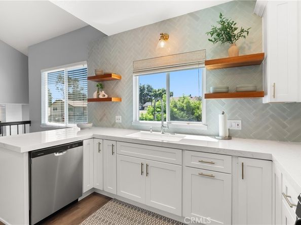 2649 Elden E, Costa Mesa CA 92627