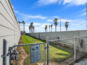 4045 Warner Ave, Huntington Beach CA 92649