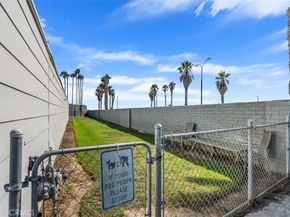 4045 Warner Ave, Huntington Beach CA 92649