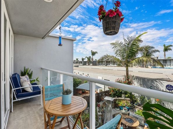 4045 Warner Ave, Huntington Beach CA 92649