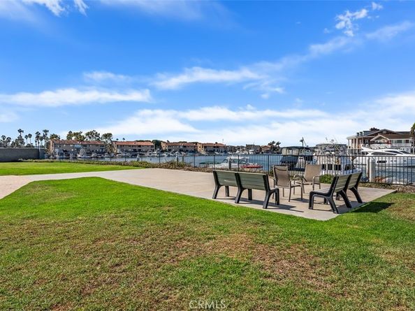 4045 Warner Ave, Huntington Beach CA 92649