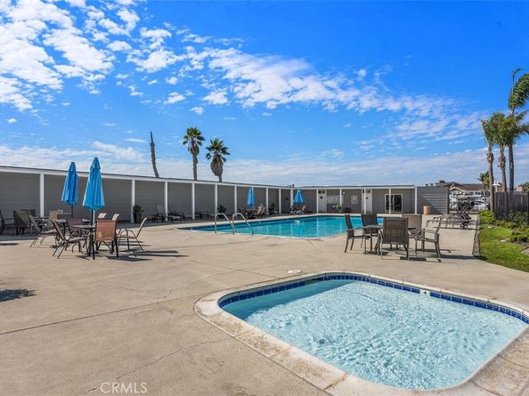 4045 Warner Ave, Huntington Beach CA 92649