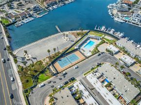 4045 Warner Ave, Huntington Beach CA 92649