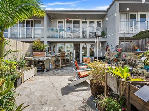 4045 Warner Ave, Huntington Beach CA 92649