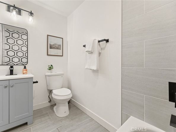 29 Stanford Court 93, Irvine CA 92612