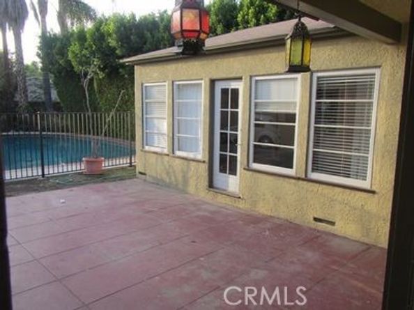 527 S Orchard Drive, Burbank CA 91506
