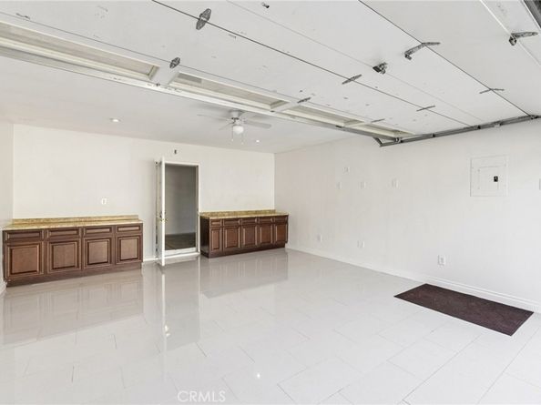 527 S Orchard Drive, Burbank CA 91506