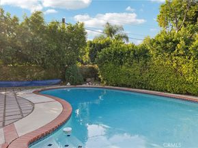 527 S Orchard Drive, Burbank CA 91506
