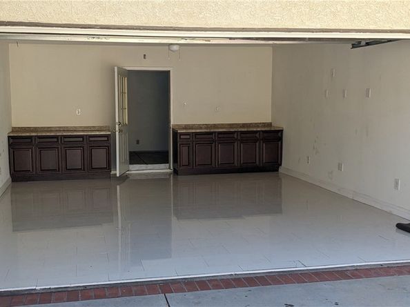 527 S Orchard Drive, Burbank CA 91506