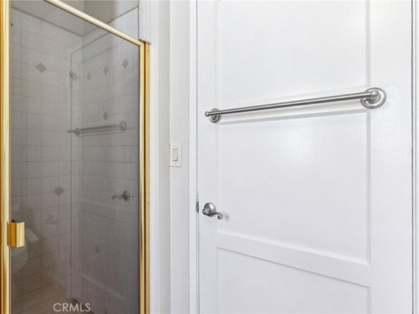 527 S Orchard Drive, Burbank CA 91506