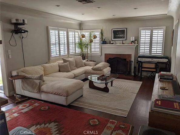 527 S Orchard Drive, Burbank CA 91506
