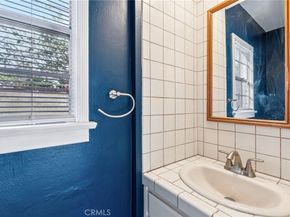 527 S Orchard Drive, Burbank CA 91506