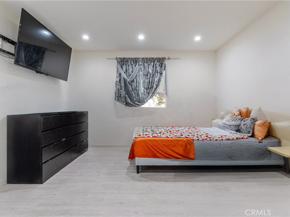 421 E 65th, Los Angeles CA 90003