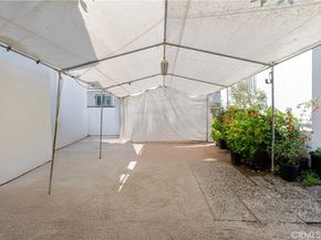 421 E 65th, Los Angeles CA 90003