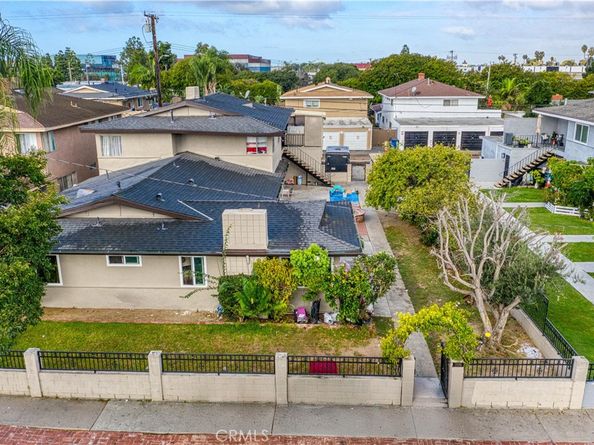 17091 Oak, Huntington Beach CA 92647