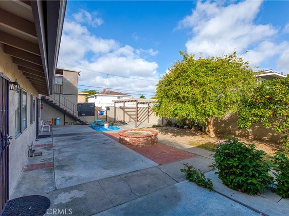 17091 Oak, Huntington Beach CA 92647