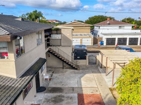 17091 Oak, Huntington Beach CA 92647