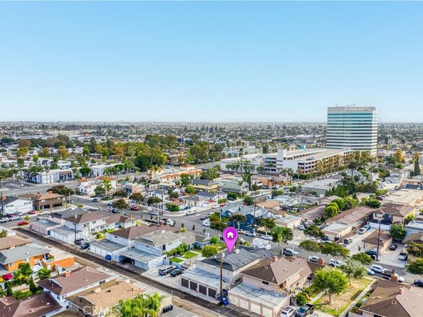 17091 Oak, Huntington Beach CA 92647