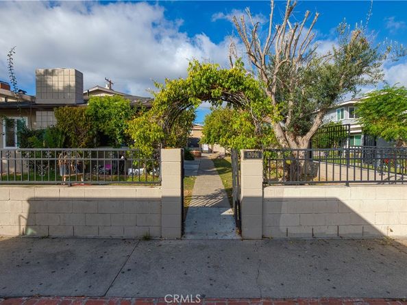 17091 Oak, Huntington Beach CA 92647