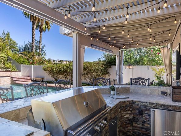 9 Swallows, Trabuco Canyon CA 92679