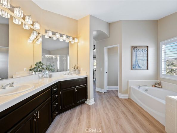 9 Swallows, Trabuco Canyon CA 92679