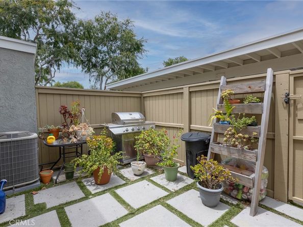 67 Greenbough 150, Irvine CA 92614