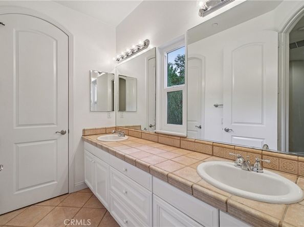 1908 Hazel Nut Court, Agoura Hills CA 91301